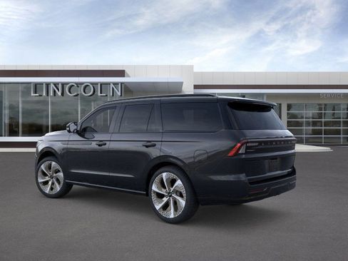 New 2026 Lincoln Navigator Black Label w/ Black Label Special Edition image 4