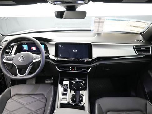 New 2026 Volkswagen Atlas Cross Sport SE image 24