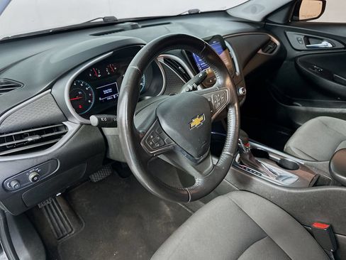 Used 2021 Chevrolet Malibu RS FWD image 9