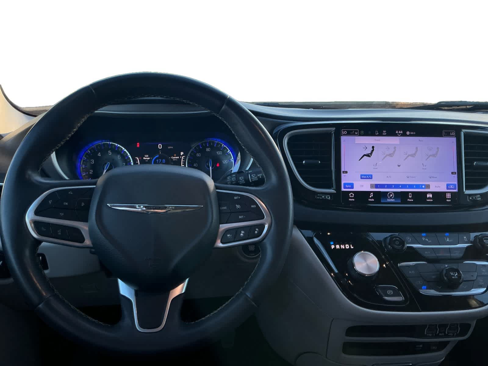 Used 2022 Chrysler Pacifica Touring-L FWD image 10