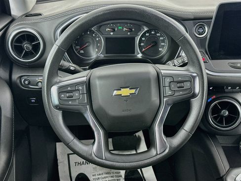 Used 2025 Chevrolet Blazer LT AWD/4WD image 18
