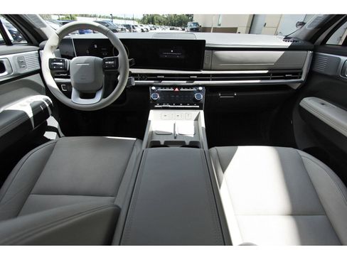 Used 2025 Hyundai Santa Fe Limited FWD image 10