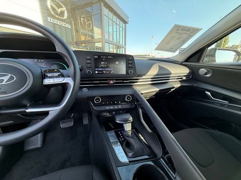 Used 2026 Hyundai Elantra Hybrid FWD image 24