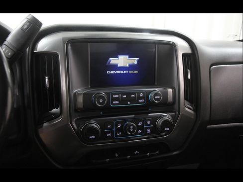 Used 2018 Chevrolet Silverado 1500 LT w/ LT Eassist Package AWD/4WD image 10