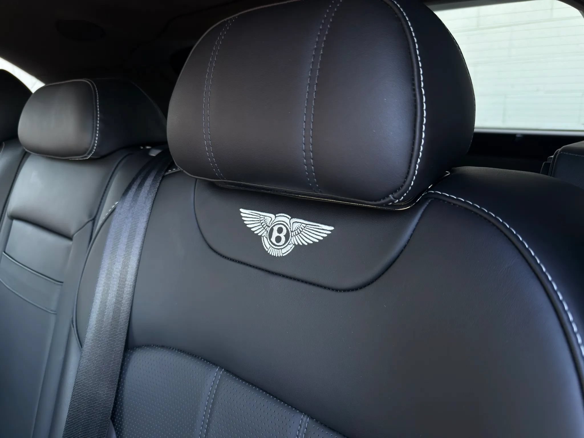 Used 2019 Bentley Bentayga AWD/4WD image 32