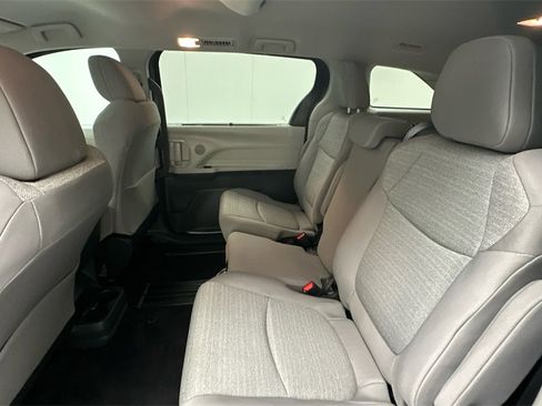 Certified 2023 Toyota Sienna LE image 10