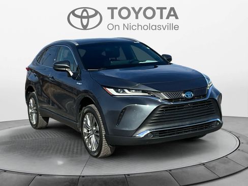 Used 2021 Toyota Venza Limited image 8