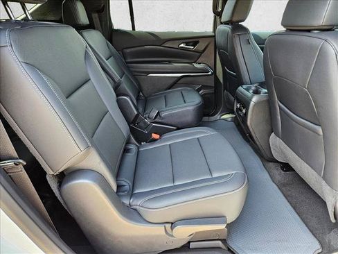 Used 2026 Chevrolet Traverse LT w/ Midnight/Sport Edition FWD image 21