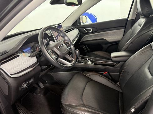 Used 2022 Jeep Compass Latitude image 25