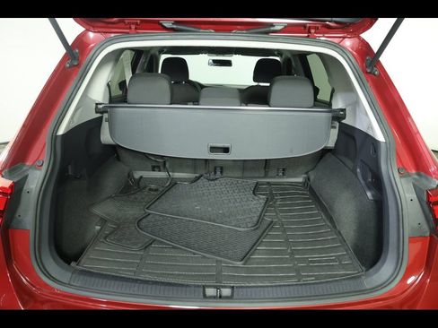 Used 2018 Volkswagen Tiguan S AWD/4WD image 11