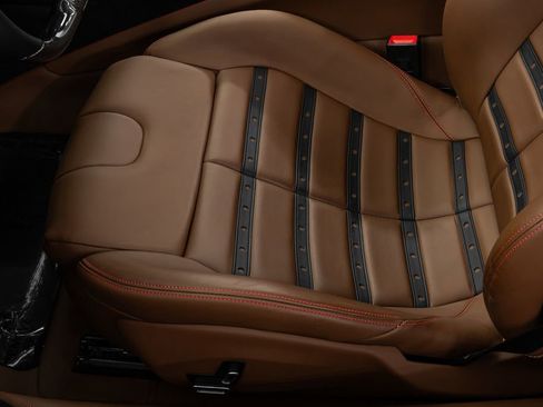 Used 2023 Ferrari SF90 Spider image 51