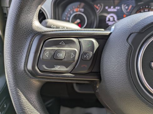 Used 2025 Jeep Wrangler Sport image 19