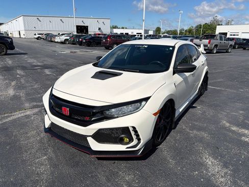 Used 2019 Honda Civic Type R image 2