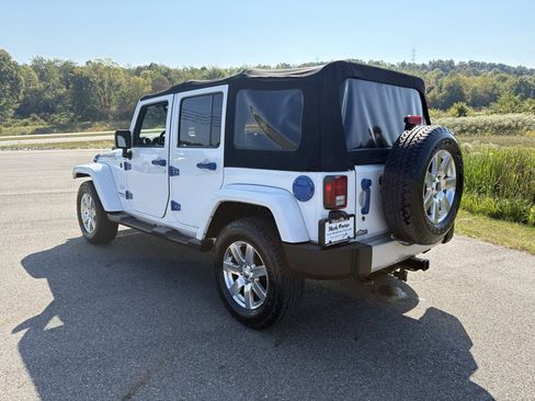 Used 2015 Jeep Wrangler Unlimited Sahara w/ Connectivity Group image 3