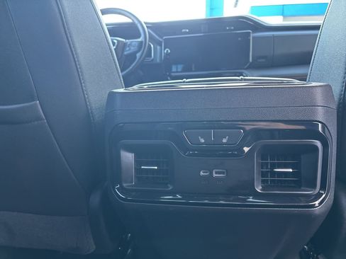 Used 2024 GMC Sierra 1500 AT4 w/ AT4 Premium Package image 9