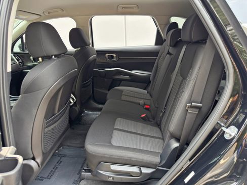 Used 2021 Kia Sorento LX FWD image 35