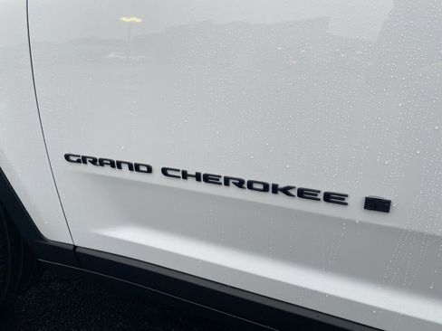 New 2025 Jeep Grand Cherokee Limited image 48