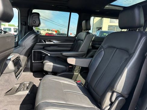 Used 2022 Jeep Wagoneer Series III w/ Premium Group I RWD image 22