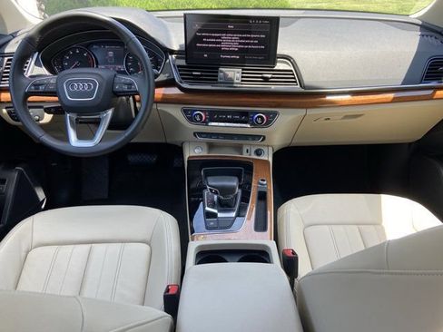 Used 2023 Audi Q5 2.0T Premium w/ Convenience Package AWD/4WD image 10