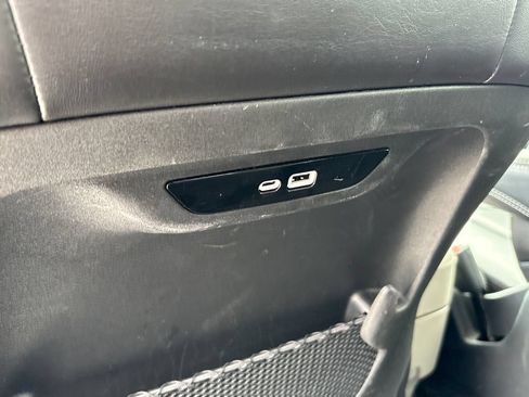 Used 2024 Chrysler Pacifica Touring-L FWD image 45