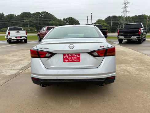 Used 2024 Nissan Altima 2.5 SR FWD image 6