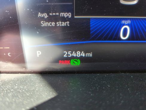 Used 2022 Volkswagen Tiguan SE image 39