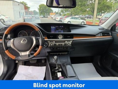 Used 2013 Lexus ES 300h w/ Luxury Pkg FWD image 11