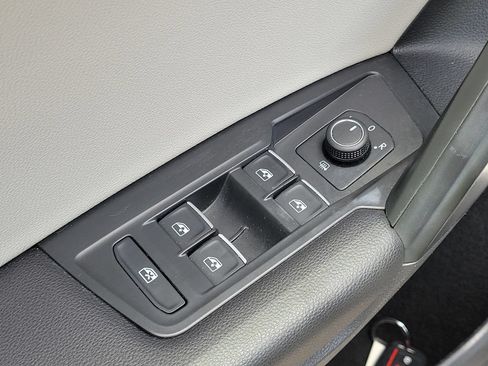 Used 2021 Volkswagen Tiguan SE R-Line FWD image 19