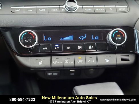 Used 2025 Hyundai Elantra SEL image 22