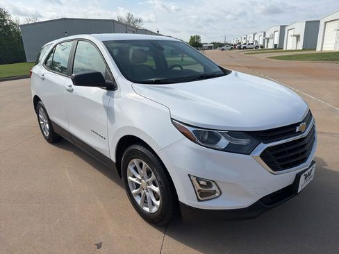 Used 2020 Chevrolet Equinox LS FWD image 12