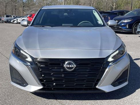 Used 2023 Nissan Altima 2.5 SV image 8