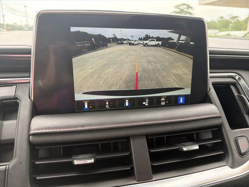 Used 2022 Chevrolet Tahoe RST w/ Luxury Package RWD image 15