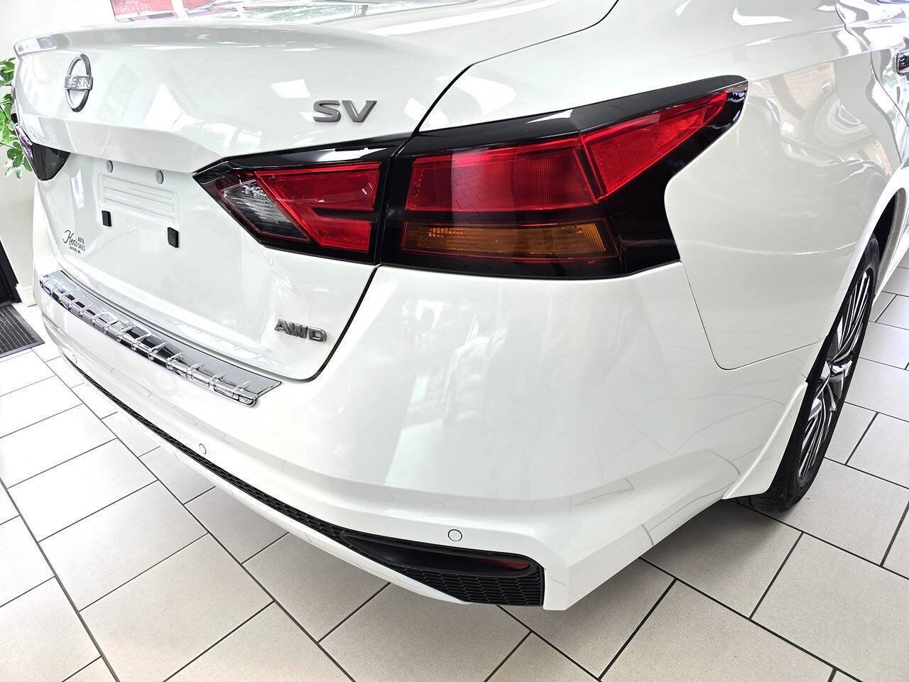 Used 2023 Nissan Altima 2.5 SV AWD/4WD image 14