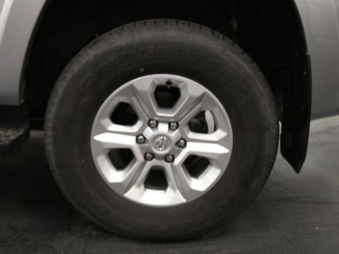 Certified 2024 Toyota 4Runner SR5 Premium image 31