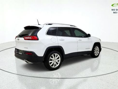 Used 2016 Jeep Cherokee Limited w/ Luxury Group FWD image 9