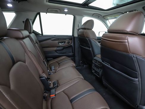 Used 2025 Honda Pilot Elite image 28