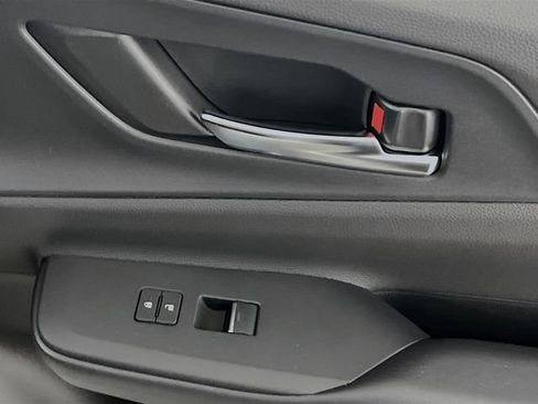 New 2025 Toyota Prius Plug-In Hybrid image 29