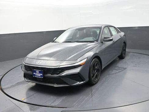 New 2026 Hyundai Elantra SEL Sport Premium FWD image 4