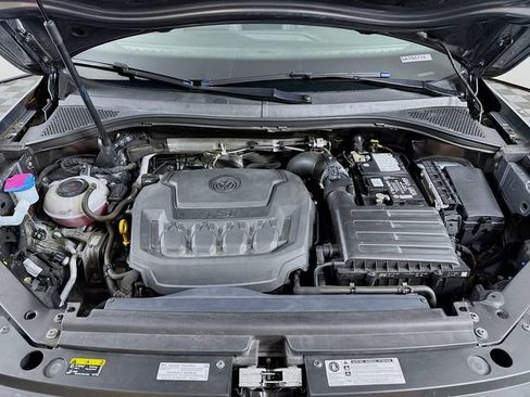 Used 2020 Volkswagen Tiguan SE FWD image 45