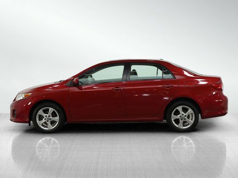 Used 2013 Toyota Corolla LE image 2