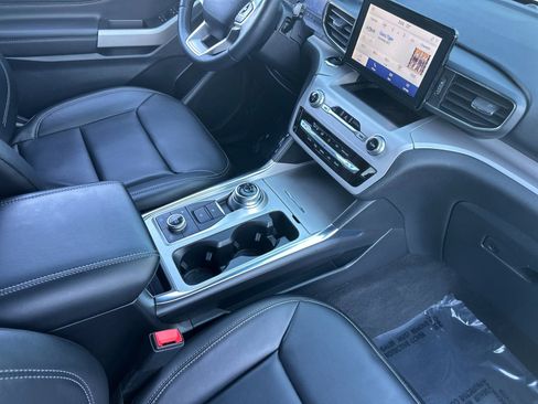 Used 2024 Ford Explorer XLT w/ Equipment Group 202A image 17