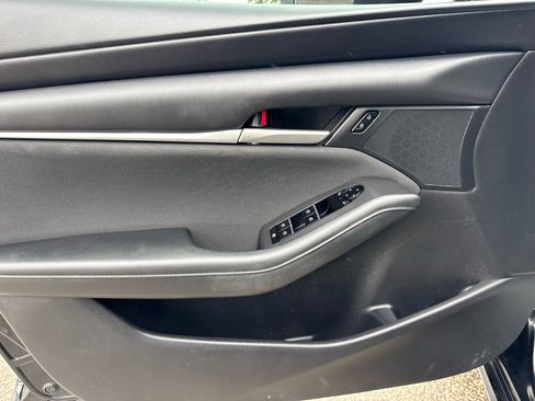 Used 2022 MAZDA MAZDA3 s image 30
