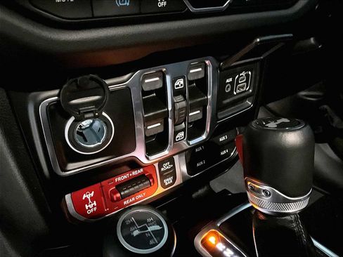 Used 2024 Jeep Wrangler Unlimited Rubicon 4xe image 39