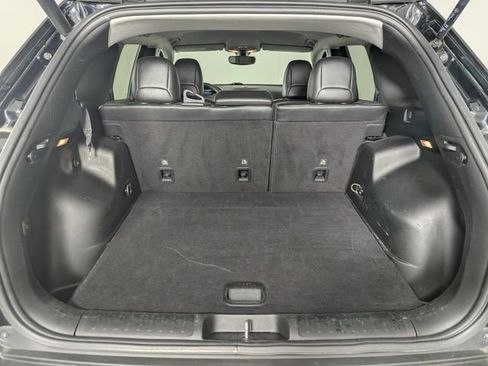 Used 2022 Jeep Cherokee Trailhawk image 24