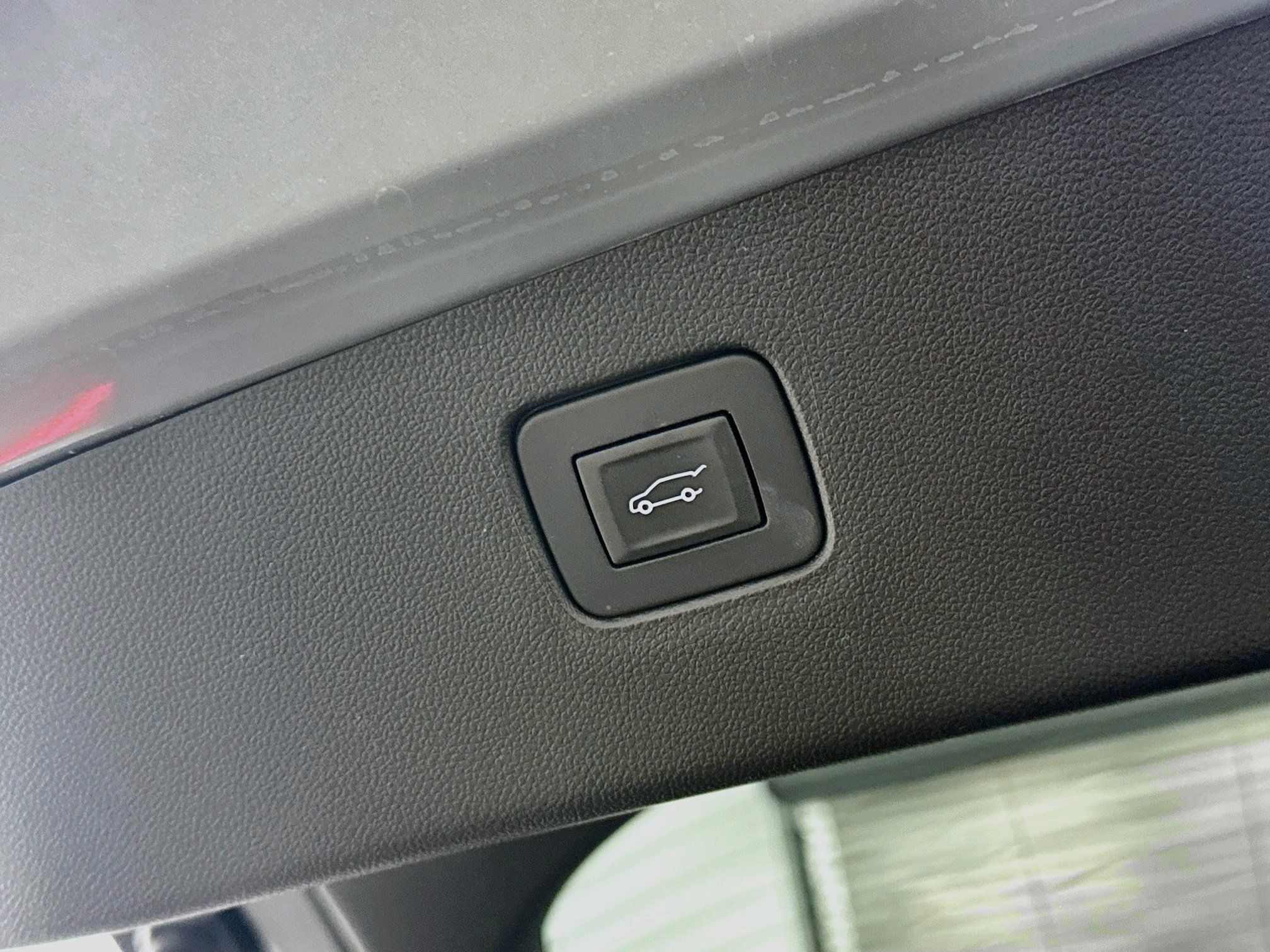 Used 2025 Buick Envista Sport Touring w/ Convenience I Package FWD image 30