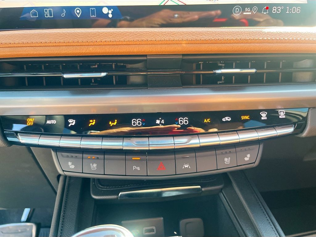 Used 2025 Cadillac XT4 Sport FWD image 16