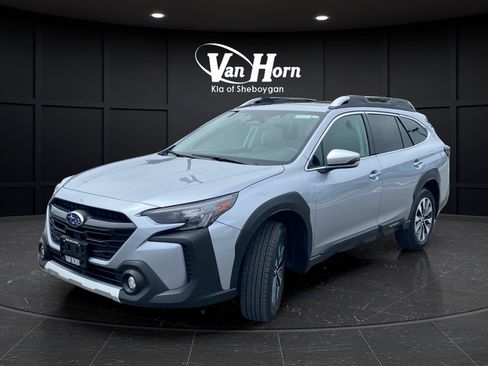 Used 2023 Subaru Outback Touring AWD/4WD image 7