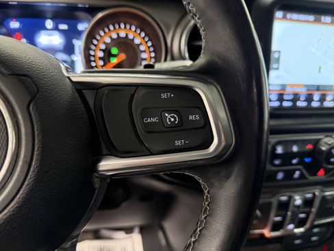 Used 2018 Jeep Wrangler Unlimited Sahara w/ Dual Top Group image 12