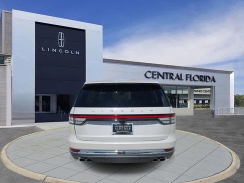Used 2025 Lincoln Aviator Reserve w/ Equipment Group 201A image 4