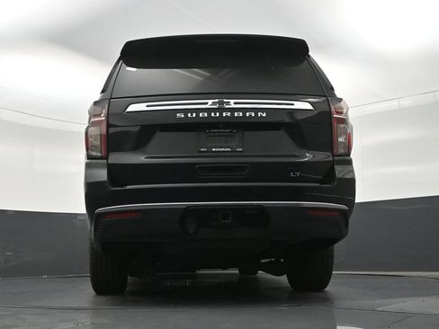 Used 2021 Chevrolet Suburban LT RWD image 28